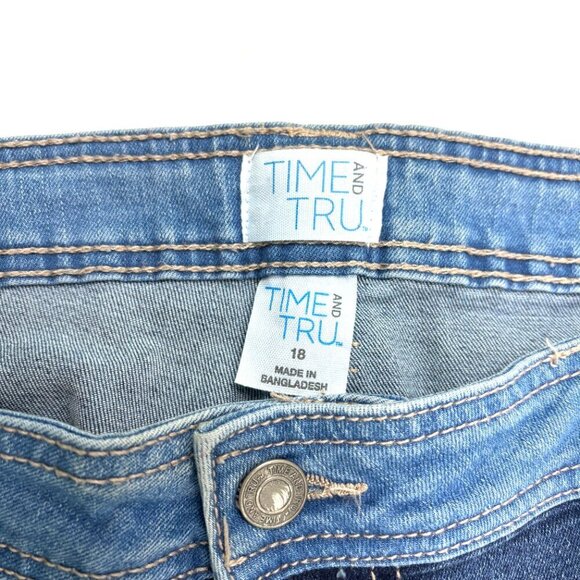 Time And Tru Boyfriend Patch Detail Women's size 18 Medium Blue Denim jeans - Picture 2 of 4